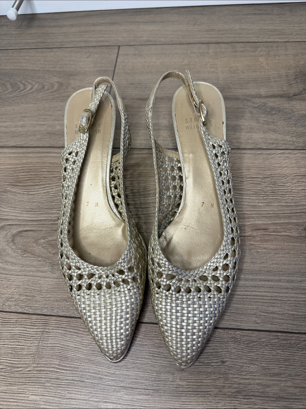 Stuart Weitzman Meeting Woven Leather Kitten-Heel Slingback Metallic Gold Size 7